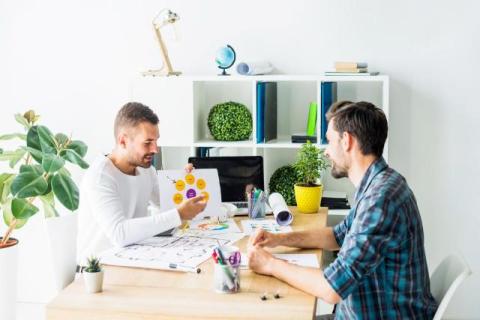 How a Freelance Web Designer in Dubai Balances Creativity and Functionality?