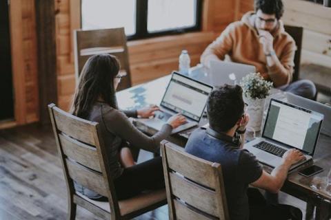 How to Build a Hybrid IT Support Model That Actually Works