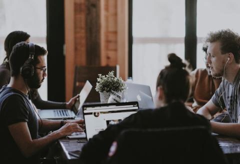 How AI Improves Service Desk Automation and Client Experience