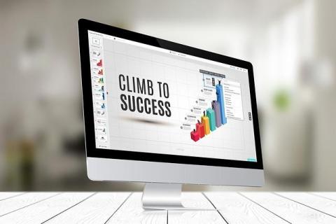 Key Factors to Consider When Selecting a Display Manufacturer