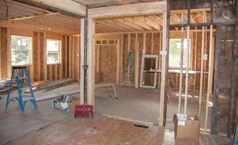 Working With a Local Remodeling Team: What to Expect
