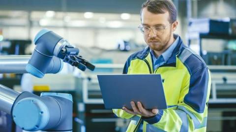 Zero Downtime: The Role of Smart PLCs in Predictive Ops
