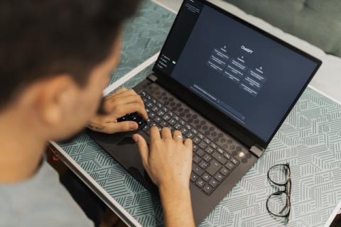 The Human Touch in AI Chatbots: Balancing Automation and Personalization